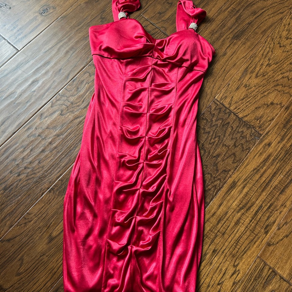 Suzy Shier Red Ruched Midi Dress